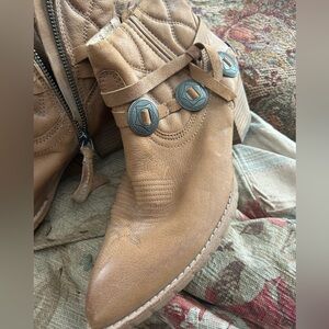 Dolce Vita booties